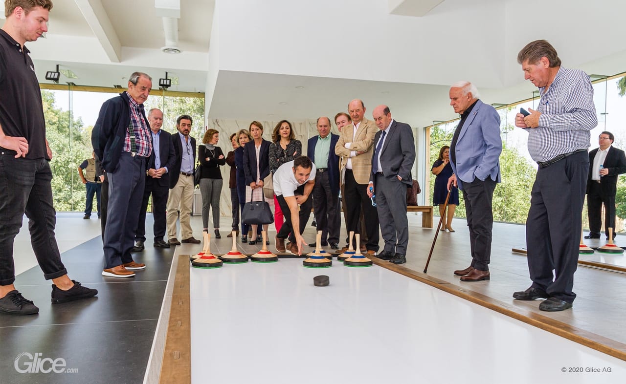 Corporate team building event with Glice Eisstock rink
