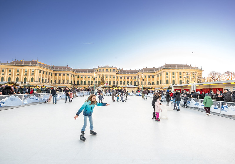 L'histoire de la glace synthétique : une révolution sur la glace !