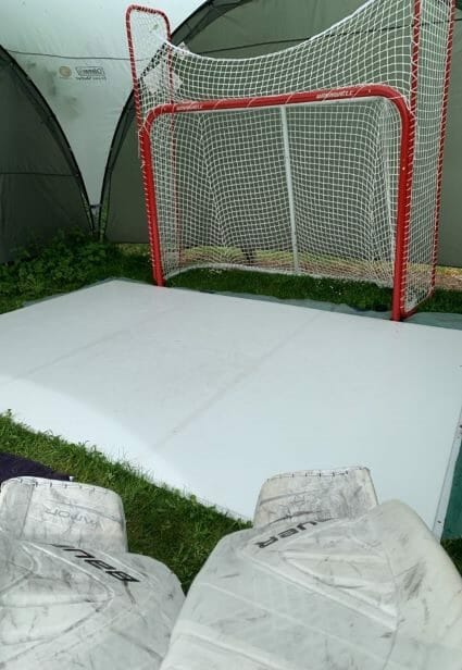 Small goalie rink