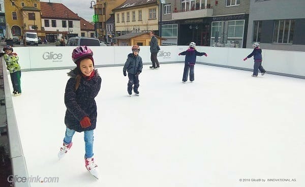 3 Wochen vom ersten Kontakt bis zur Eröffnung: Glice® synthetische Eisbahn in Uhersky Brod, Tschechien