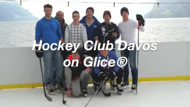 Eis Hockey-Spieler von HC Davos trainieren auf Glice® Kunststoff Eisfläche