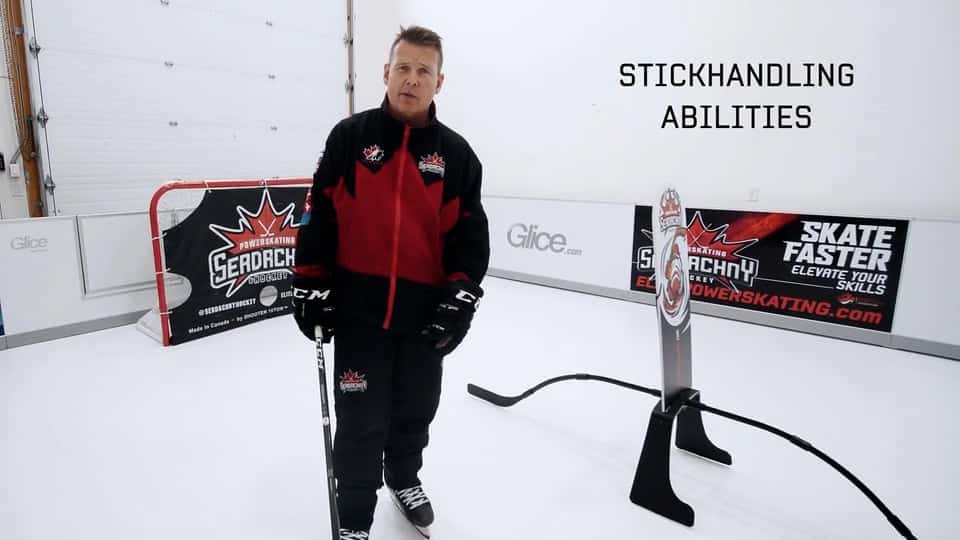 Steve Serdachny: Stick handling als een prof dankzij Glice synthetisch ijs.