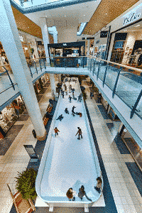 Synthetische Eisbahn in Einkaufszentrum