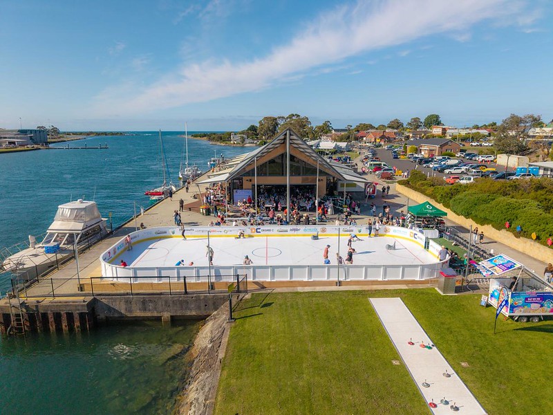 Patinoire synthétique : Patiner toute l’année,  même en été