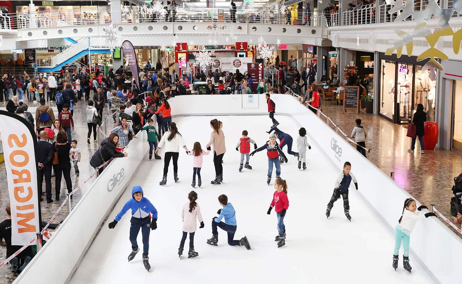 Glice Eisbahn in Schweizer Einkaufszentrum