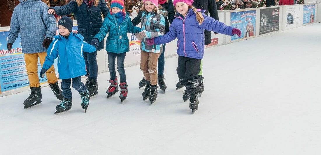 synthetic-ice-christmas-rink