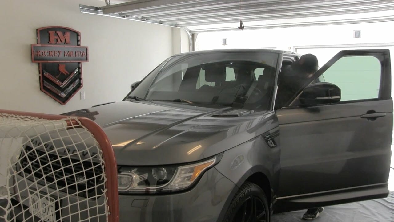 „Bruslení a parkování v jednom“ – to je syntetický led ve Vaší garáži